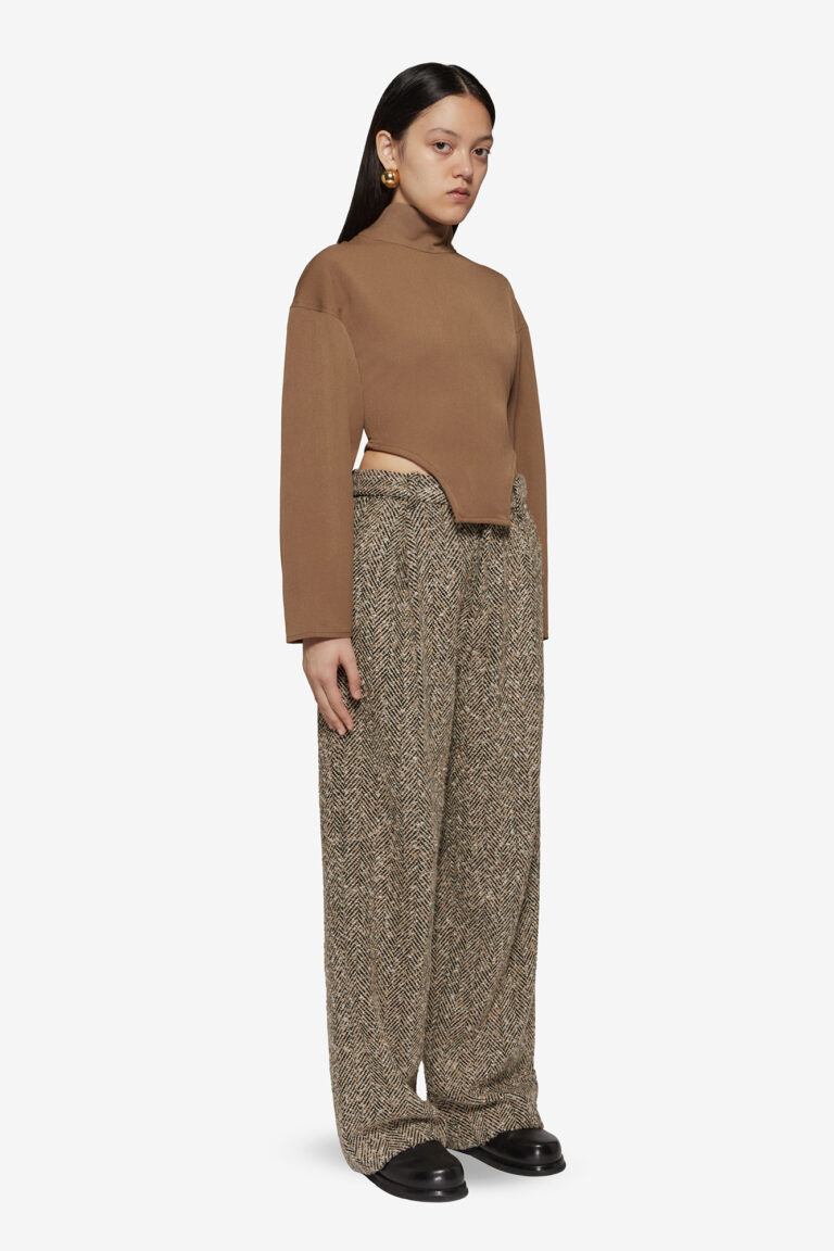 Tops with cut-outs on the hips